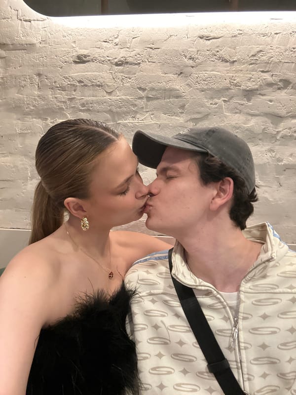 Couple enjoys lunch date at Krasnoyarsk cafe bistro