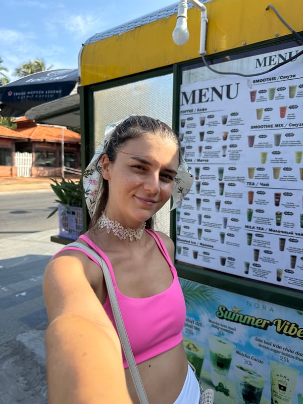 Selfie stop at a beachside drink shop in Mũi Né