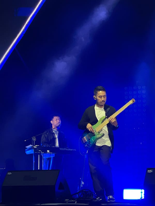 Live music concert with multiple performers held in Salembaran