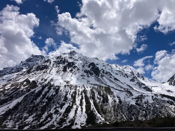 Traveler documents mountain road journey in Renault vehicle