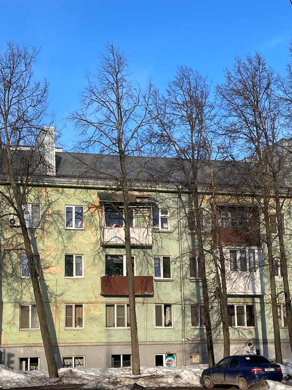Spring street scenes documented in Izhevsk, Russia