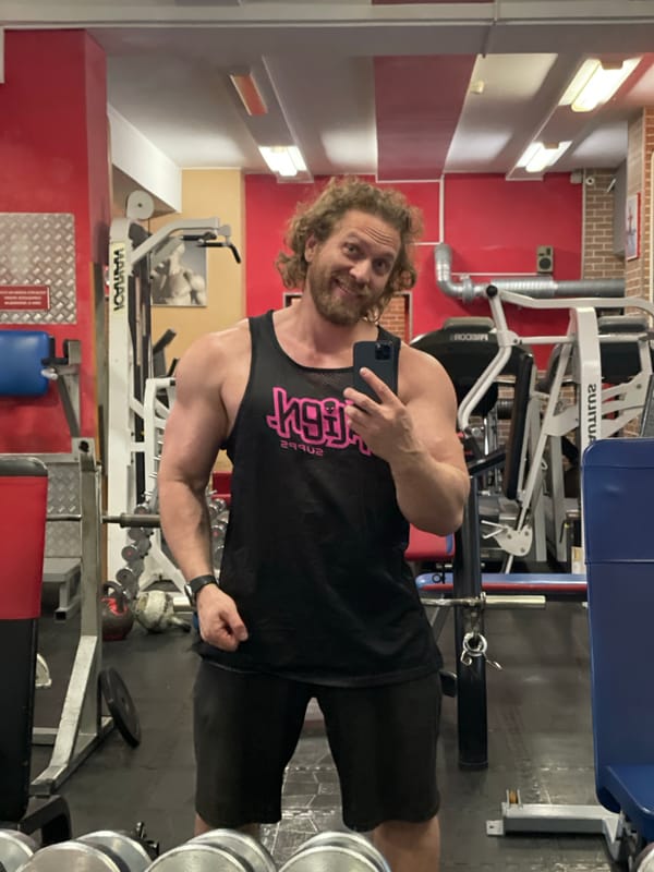 Gym selfie moment in Saint Petersburg, Russia.