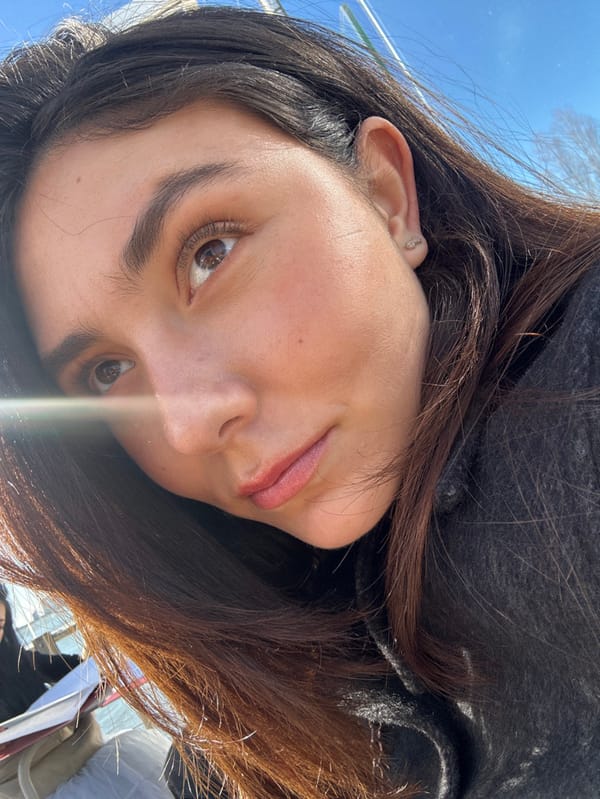 Sunny afternoon photography session along Lisbon's Tagus River waterfront