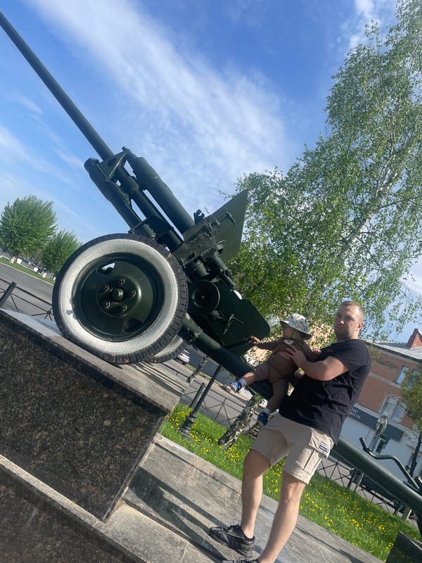 Family visits war memorials in Votkinsk during spring morning