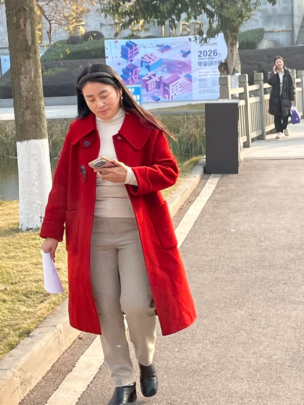 Morning life unfolds across Jiangjin as residents begin daily routines
