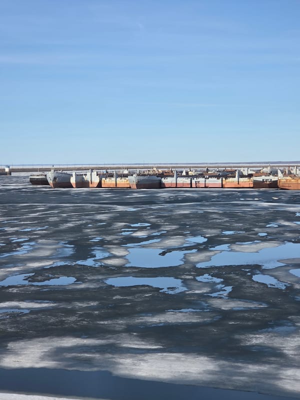 Kama River shows partial ice breakup in Chaikovsky