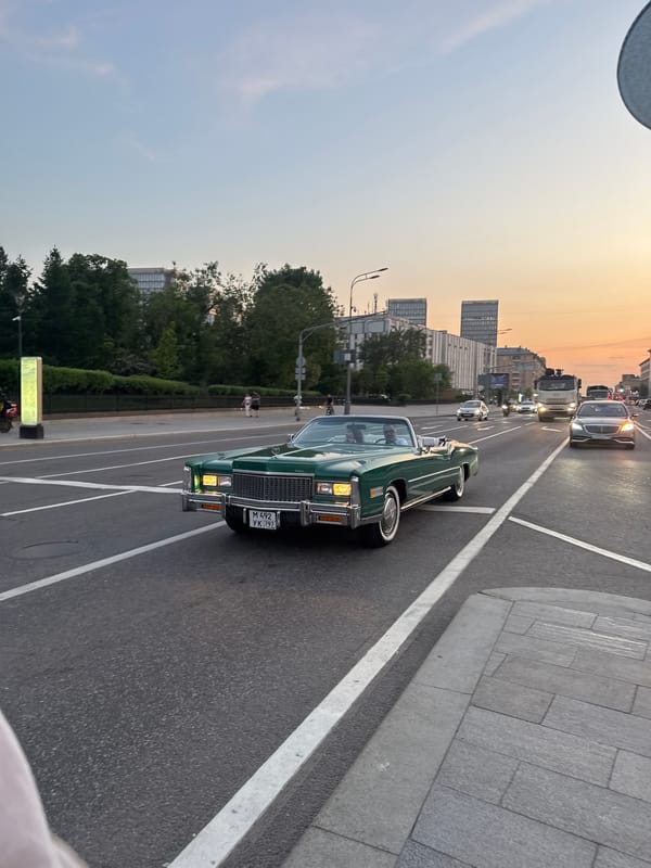 Ordinary Moscow street life documented across downtown area