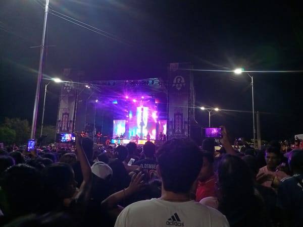 Nighttime concert draws crowds in Porlamar, Venezuela