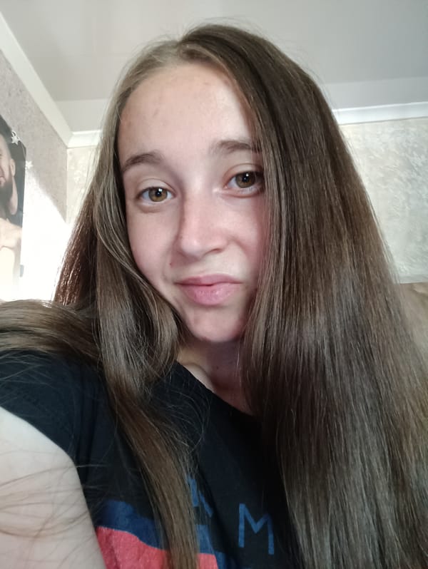 Selfies and cats on a quiet afternoon in Vypasne