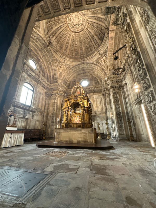 Street scene documented in Oviedo, Spain shows mixed architecture