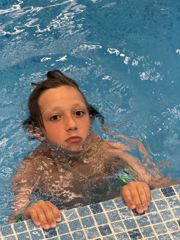 Pool day in Votkinsk, face-to-camera from the water