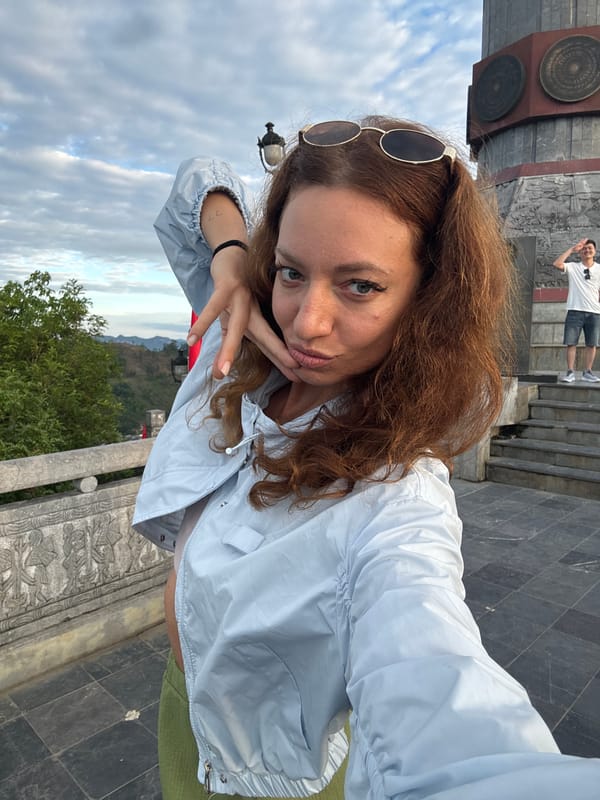 Tourist documents visit to Vietnam's northernmost commune with selfies