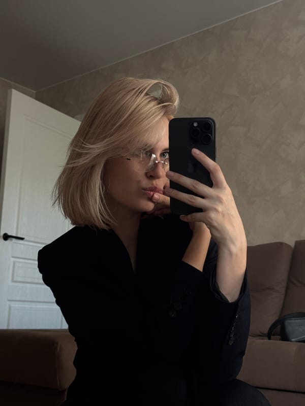 Woman takes mirror selfies in Saratov apartment