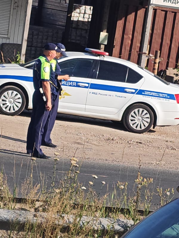Traffic stop and police presence on a Tolyatti road