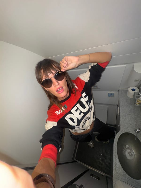 Woman Takes Airplane Bathroom Selfies During Kuta Flight