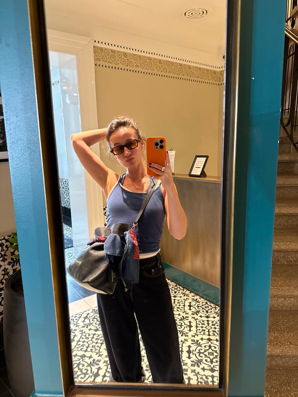 Hotel lobby mirror selfie, Tel Aviv style.
