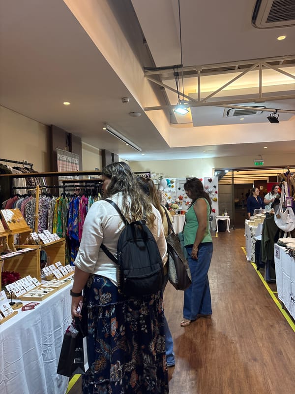 Artisan marketplace draws shoppers in San Isidro, Peru