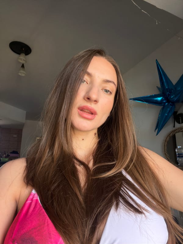 Hotel room selfies in Sharm El Sheikh before a beach day