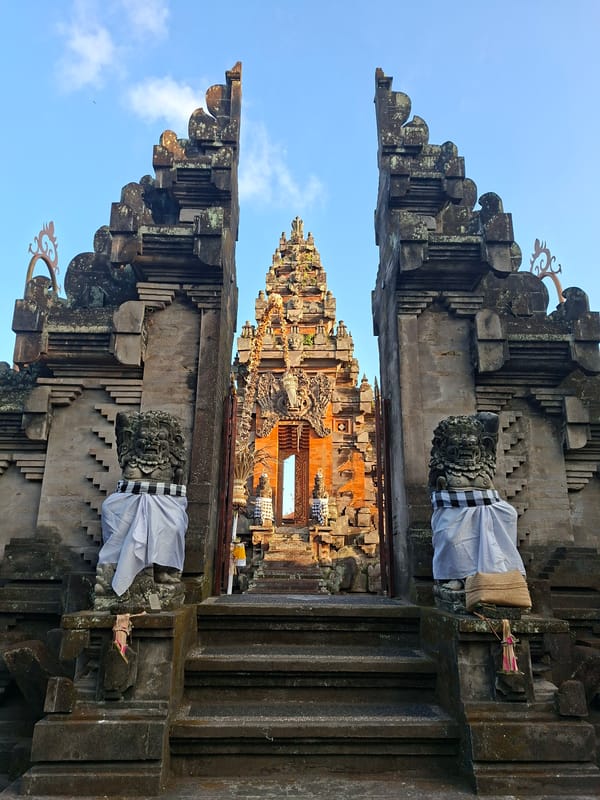 Street-level Blahbatuh: temple gates, traffic, and everyday Bali