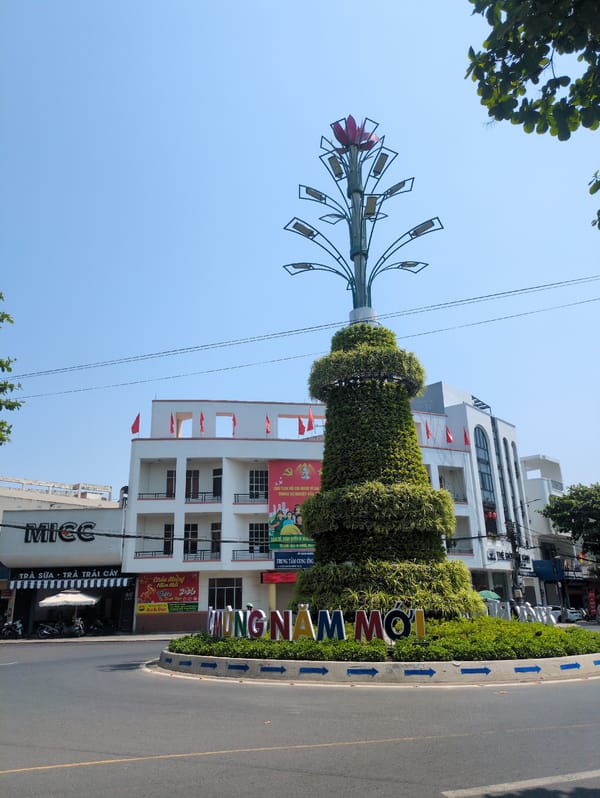 Early morning street life documented in Tuy Hòa Vietnam