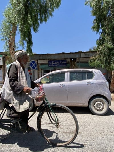 Elderly cyclist spotted on Kandahar street Sunday morning
