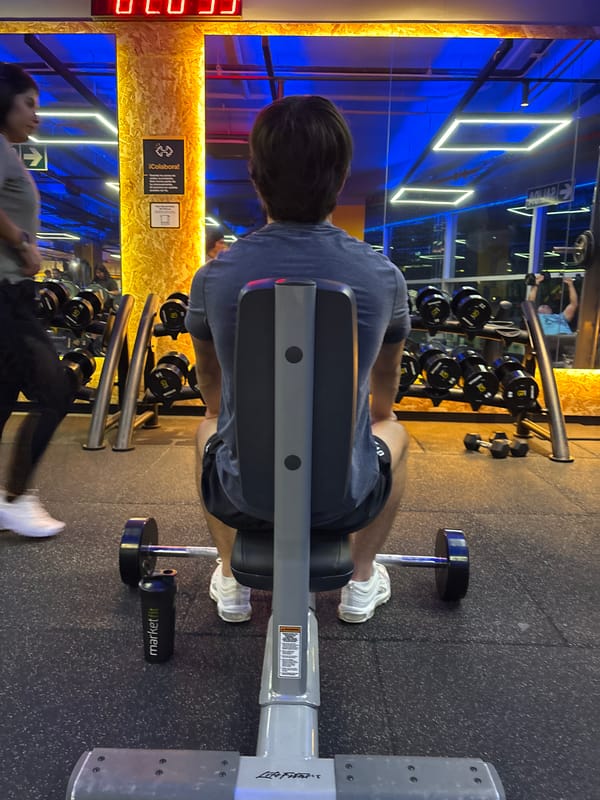 Late night gym session documented in San Isidro, Peru