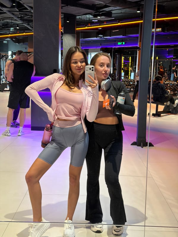 Women take gym selfies in Krasnoyarsk fitness center