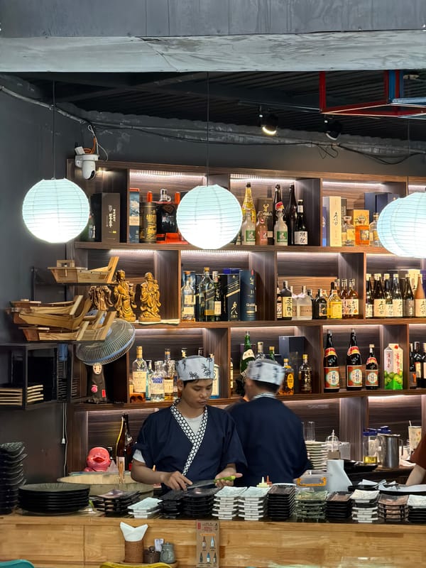 Morning dining scenes documented at Nha Trang sushi restaurant