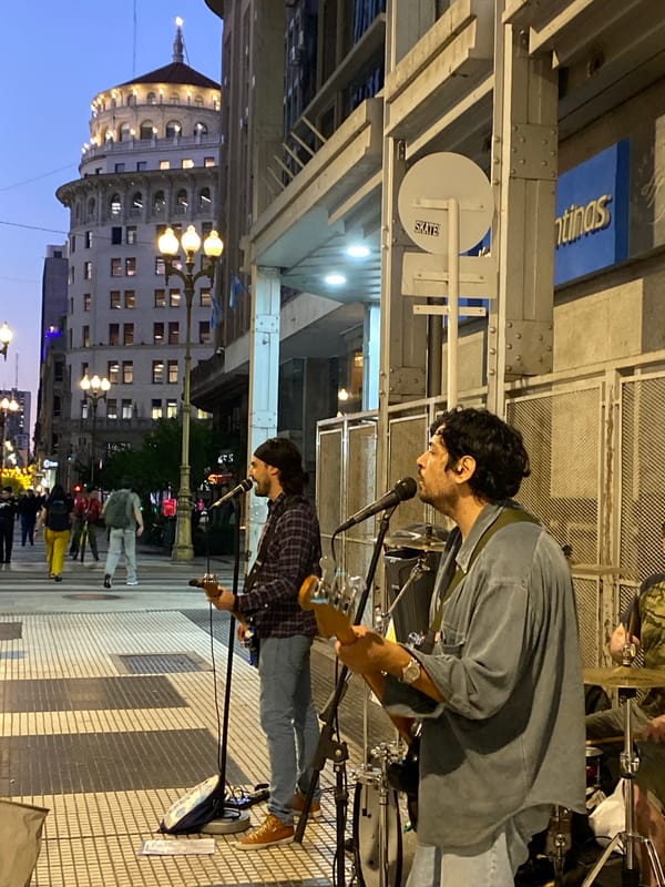 Musician performs lute concert on Buenos Aires stage