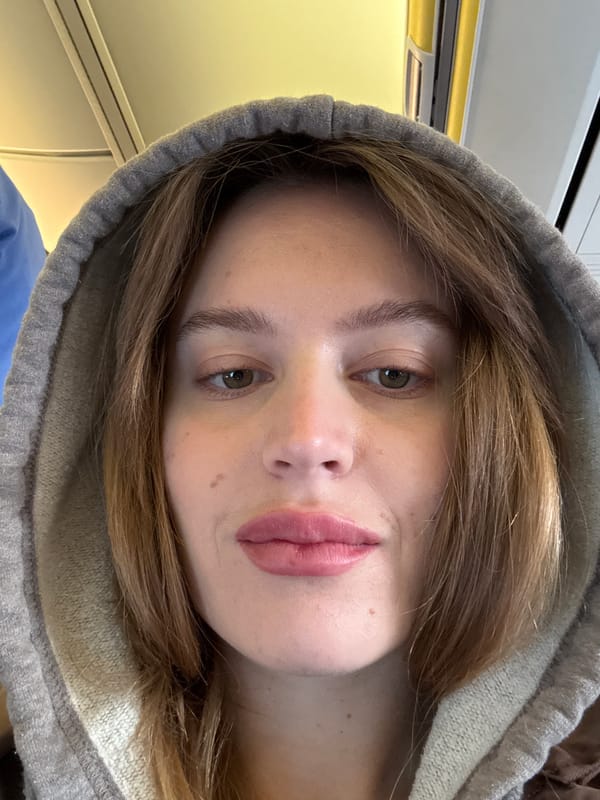 Woman photographed at Vilnius Airport near Ryanair aircraft