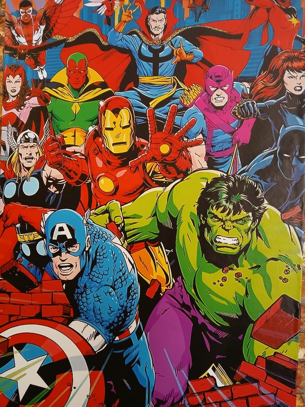 Superhero murals and comic art display documented in Porlamar