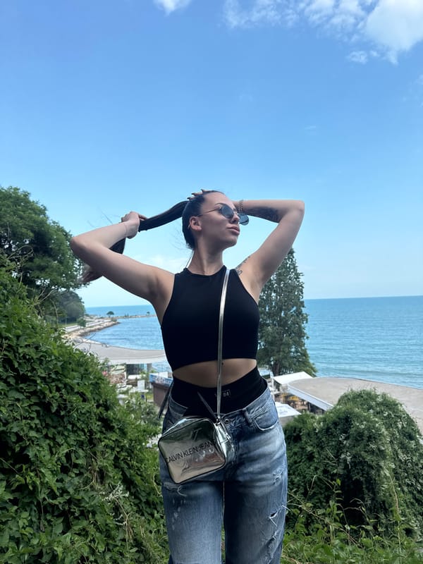 Couple documents coastal sightseeing session in Varna, Bulgaria