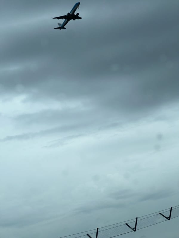 Aircraft spotted over Broadland under gray skies