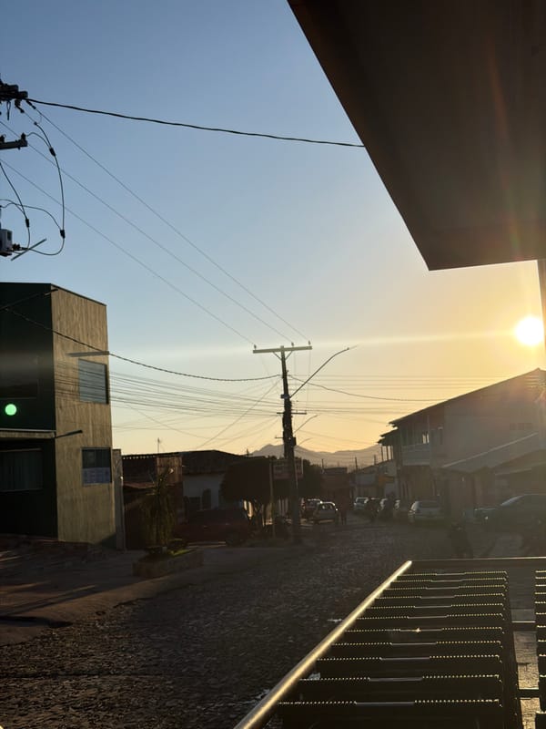 Daytime street and nature scenes documented in Pirenópolis