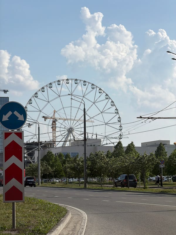 Construction crane spotted near Ferris wheel in Kazan