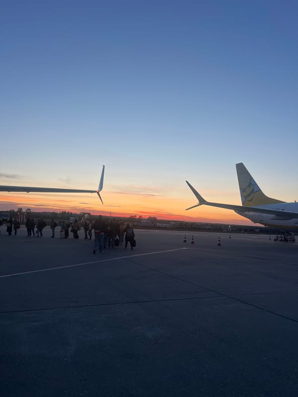 Dramatic twilight colors observed at Budapest airport tarmac