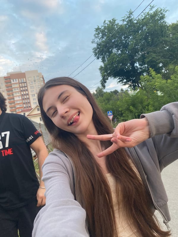 Selfie session and street scenes in Votkinsk at golden hour