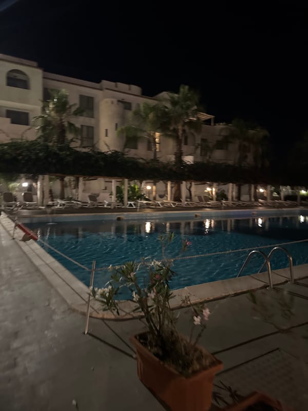 Live stage performances at Saracen Hotel, Isola delle Femmine