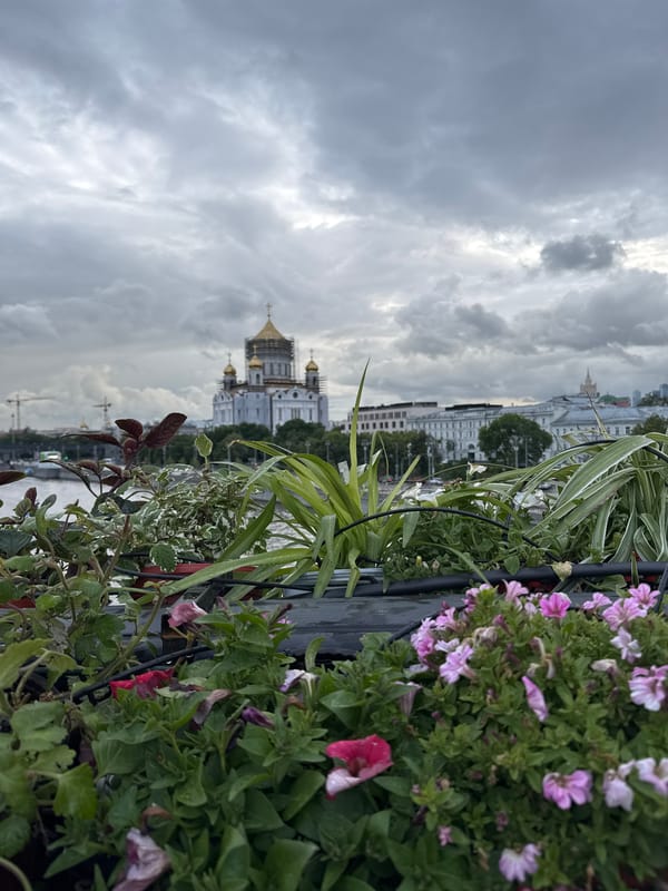 Moscow landmarks and streets observed during Friday afternoon walk