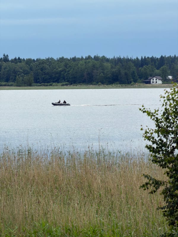 Boating and parking scenes at Kuznechnoye waterfront
