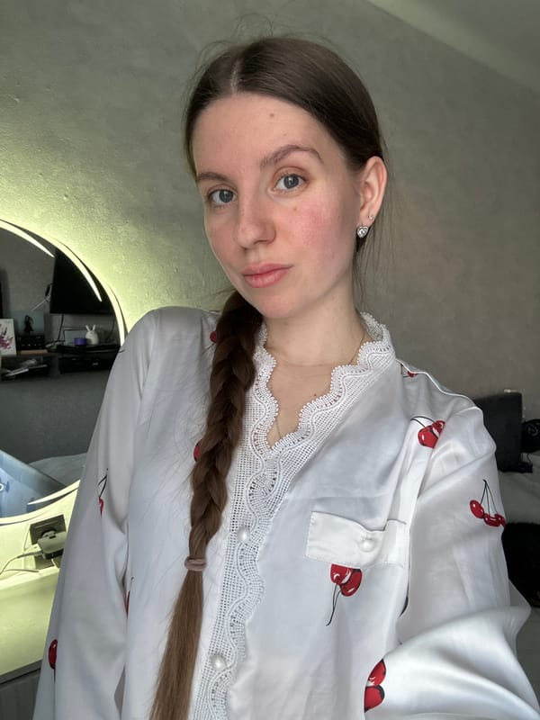 Woman's morning bathroom routine documented in Klin, Russia