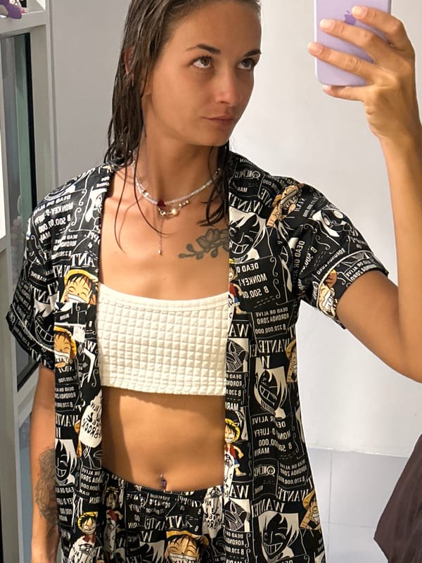 Mirror selfies and a 'Tradition' graphic from Kathu