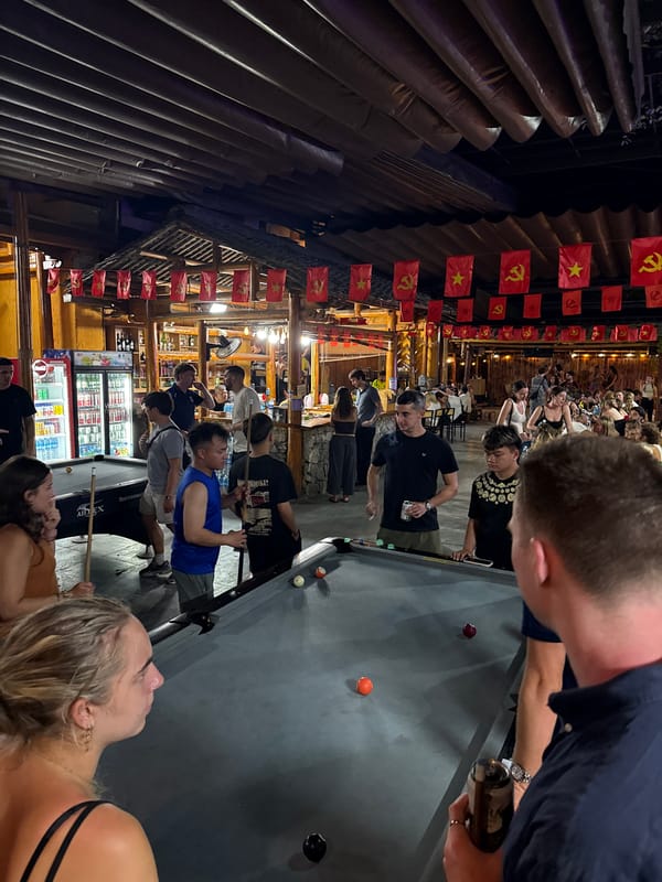 Pool game draws crowd at Mèo Vạc Commune bar