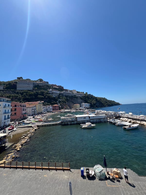 Witnesses document sunny afternoon scenes across Sorrento's scenic waterfront