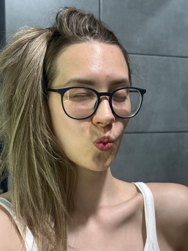 Woman takes bathroom selfies in Chaikovsky, Russia
