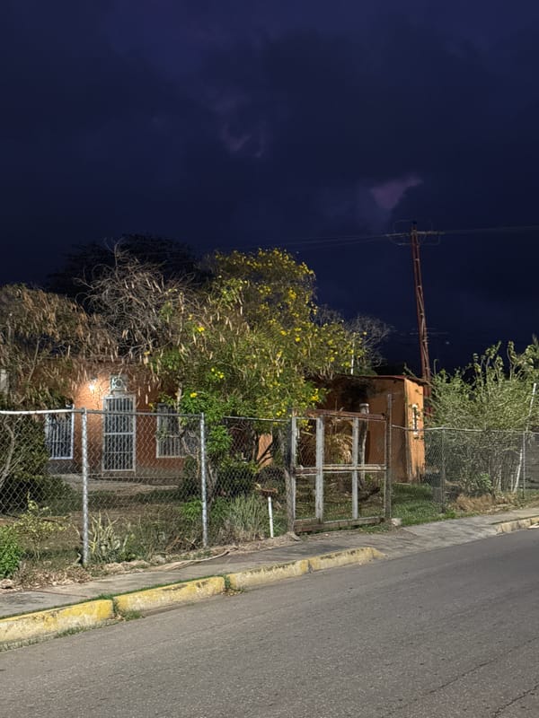 Evening documentation captures ordinary life in Santa Ana, Venezuela