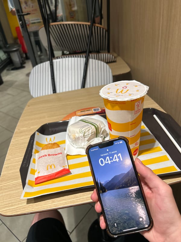 Young person documents McDonald's dinner experience in Thủ Đức