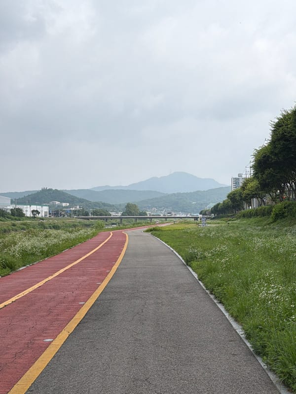Riverside walking and cycling paths in Dongducheon-si