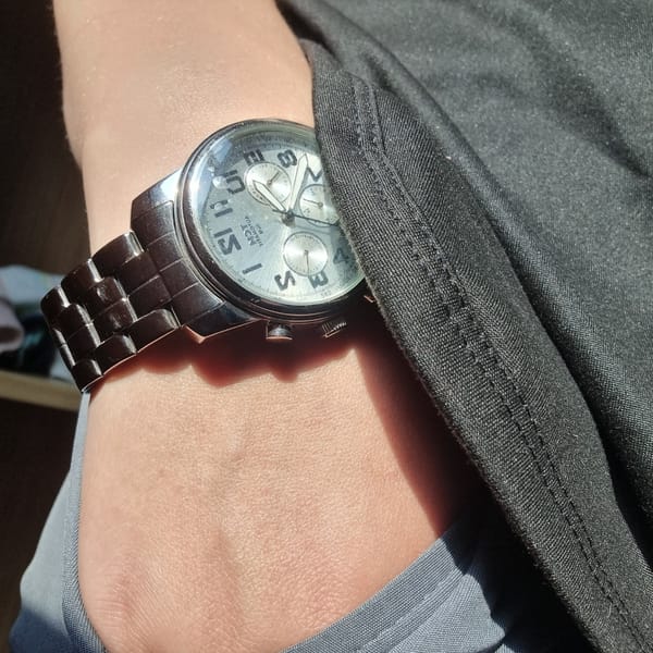 Wrist check session with watches and accessories in Dunnae-myeon
