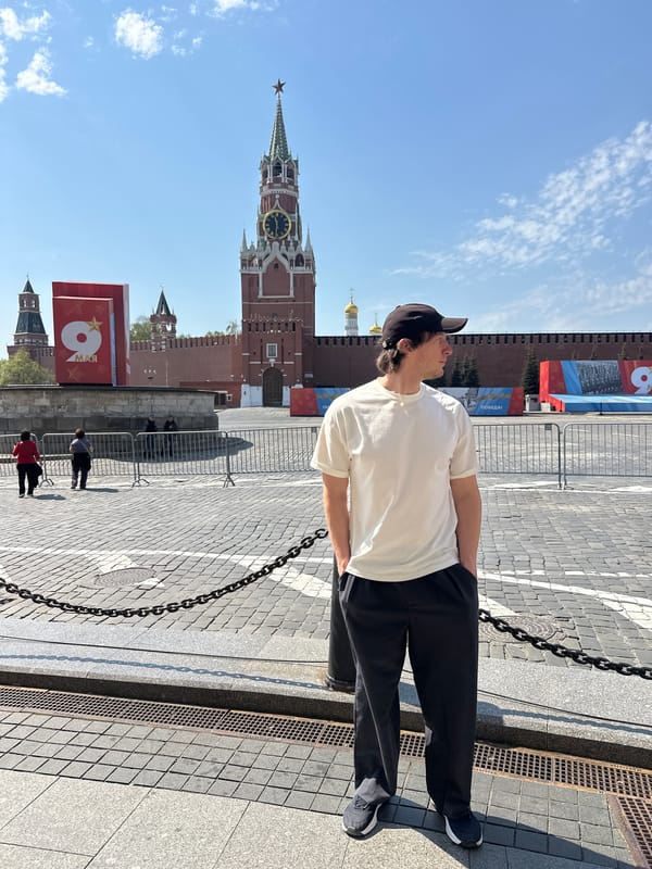 Morning tourists gather at Moscow's Red Square near Kremlin